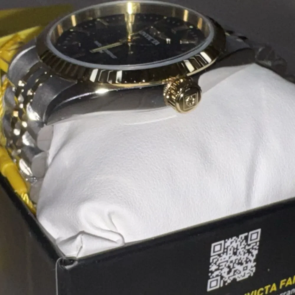 Invicta Men’s Two-Tone SS Quartz Watch Black/Gold Dial 50m w/Box Stainless Band